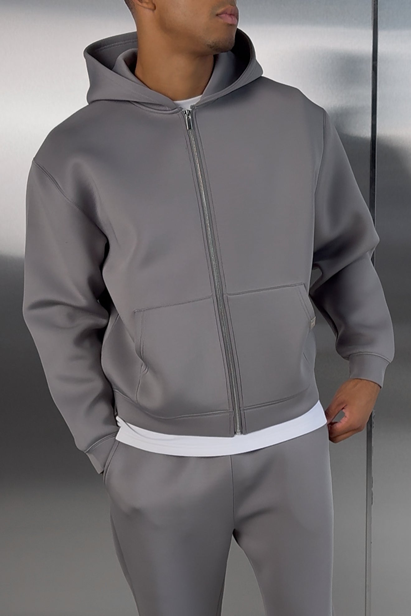 https://cdn.shopify.com/s/files/1/0137/1419/4490/files/ScubaTracksuit-Grey4.jpg?v=1757599472