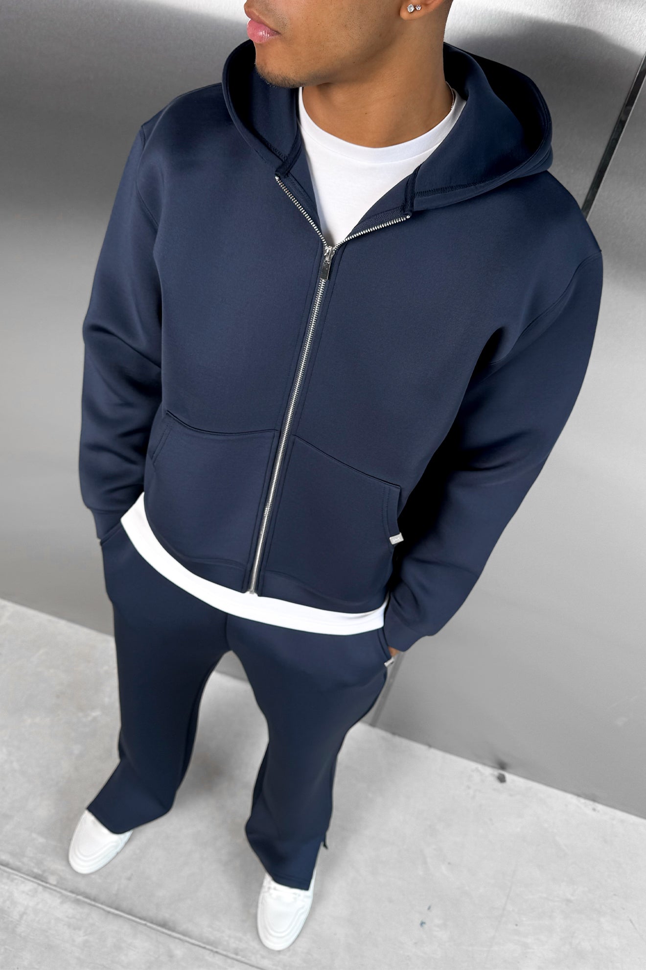 https://cdn.shopify.com/s/files/1/0137/1419/4490/files/ScubaTracksuit-Navy3.jpg?v=1757599802